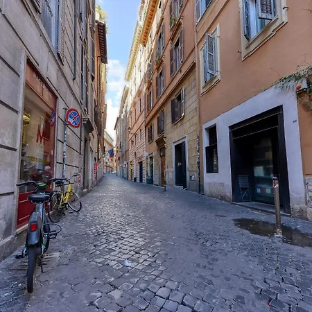 Skylife Spanish Steps Апартаменты Рим