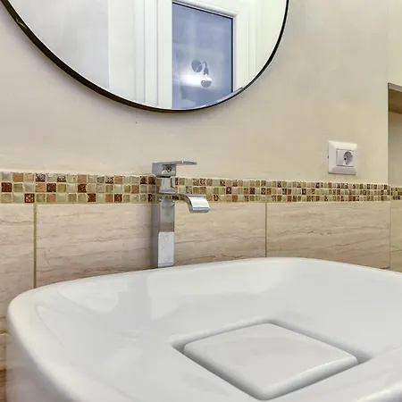 Skylife Spanish Steps Apartamento *