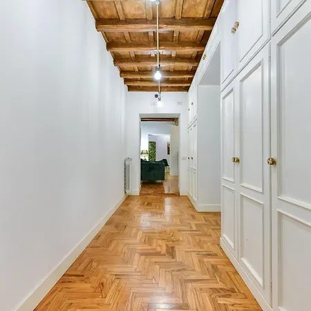 Skylife Spanish Steps Apartman *